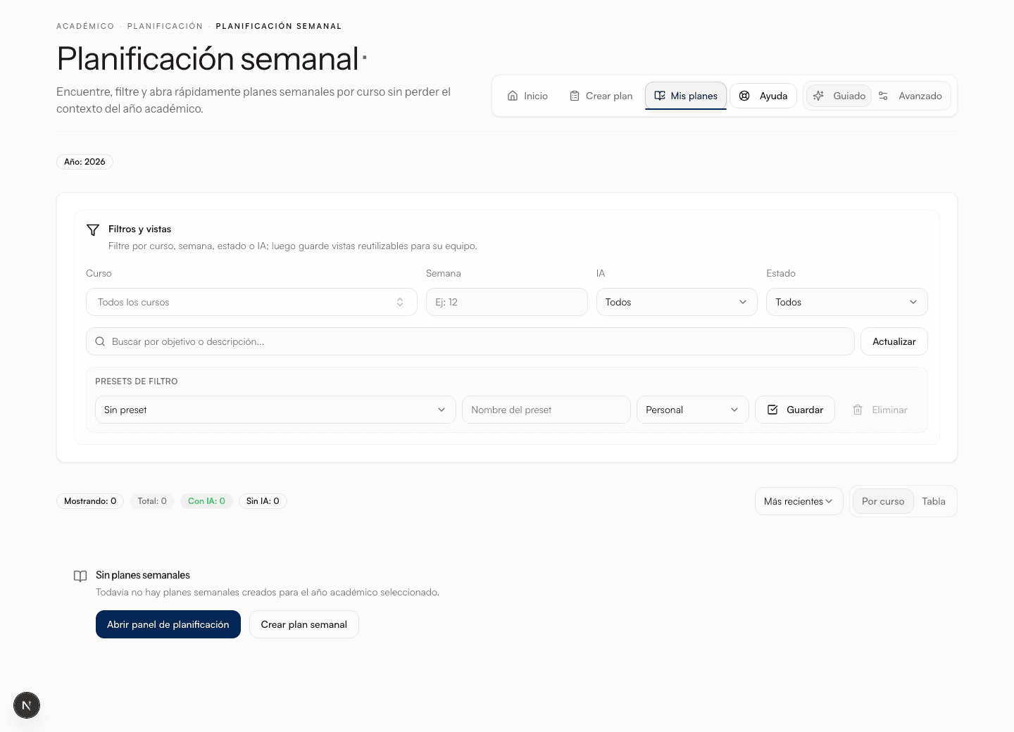 La planificación semanal: el docente filtra por curso, semana y estado, distingue los planes hechos con IA, y abre el panel para crear uno nuevo.